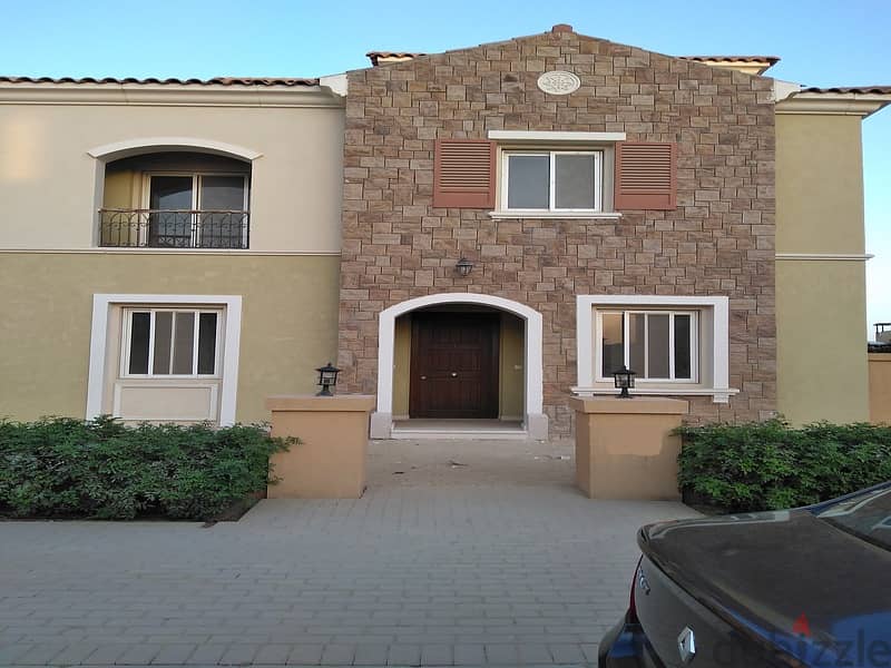 Fully finished Villa 500m for sale at prime location in Mivida 1