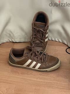 Adidas original sneakers size 42 - جزمة اديداس اصلي مقاس ٤٢ 0