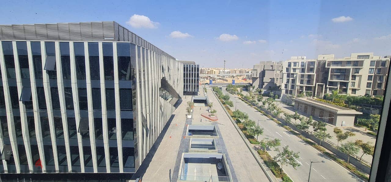 مكتب اداري للبيع مساحته 131 متر التسعين الجنوبي التجمع الخامس القاهرة الجديدة قريب من الجامعة الامريكية 8