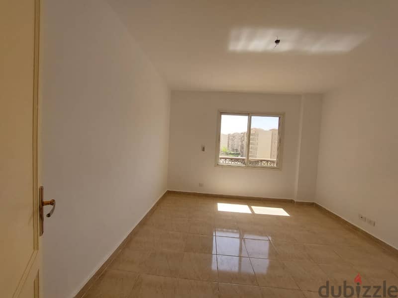 Hot deal! Apartment for sale in Madinaty, 111 square meters, near Metro Market in the best phases of Madinaty, B1. 7