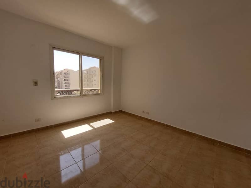 Hot deal! Apartment for sale in Madinaty, 111 square meters, near Metro Market in the best phases of Madinaty, B1. 9