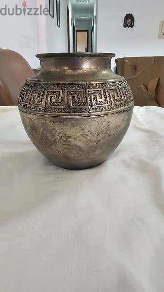 - silver vase فازة من الفضي 2