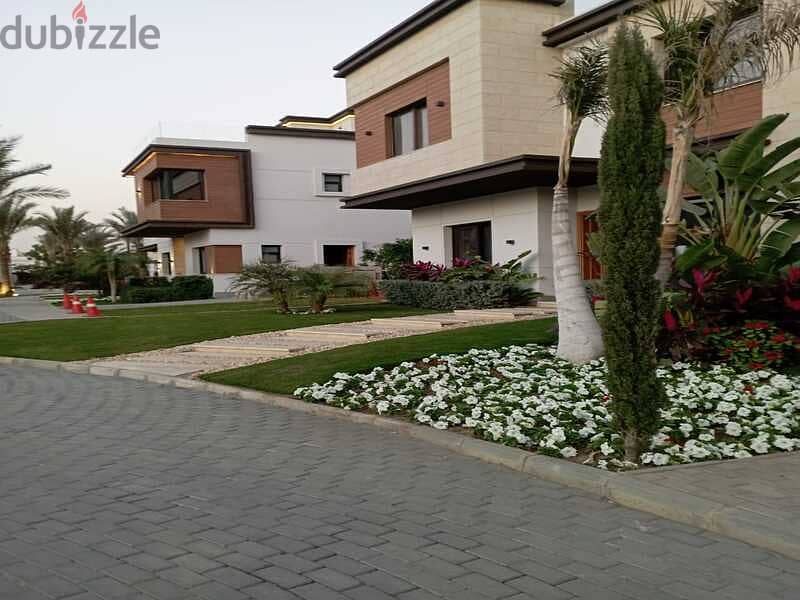 Twinhouse for sale very prime location In Azzar 2 New Cairo 4