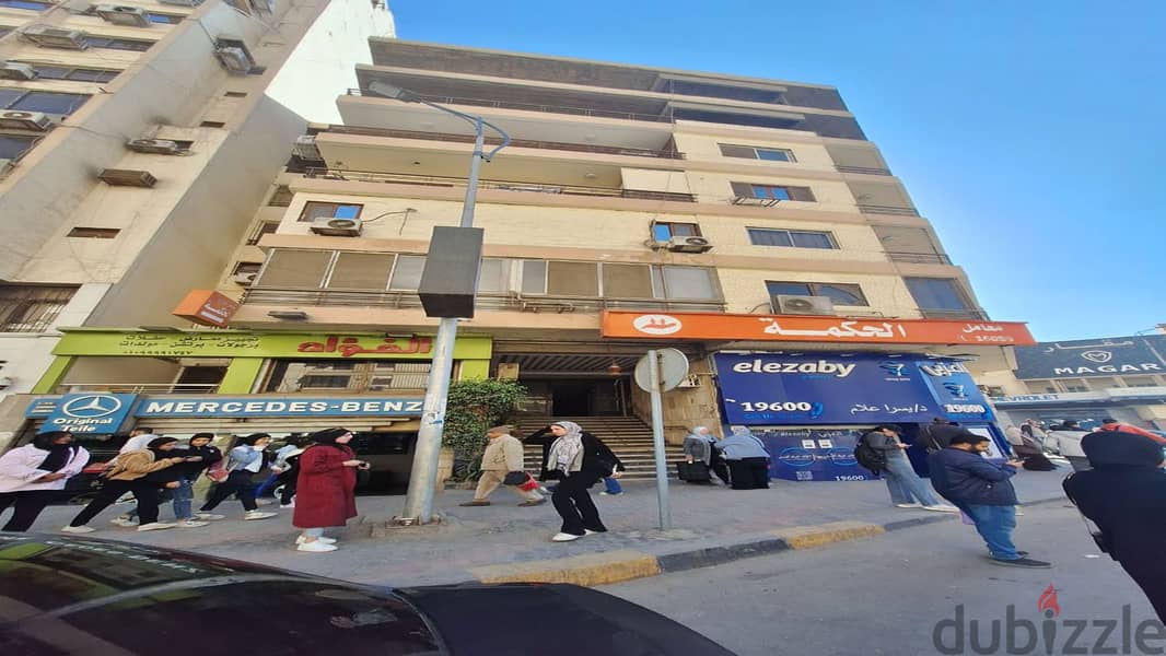 شقة استلام فوري كاملة التشطيب للبيع قرب المترو في شارع التحرير الرئيسي 3