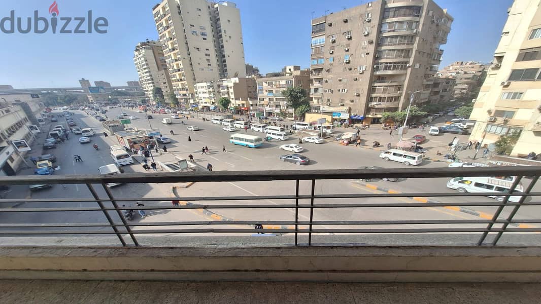 شقة استلام فوري كاملة التشطيب للبيع قرب المترو في شارع التحرير الرئيسي 5