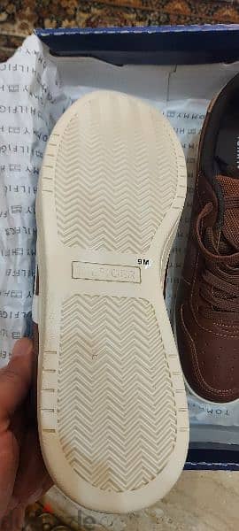 New Original Tommy Hilfiger with price tag and box size 43 4