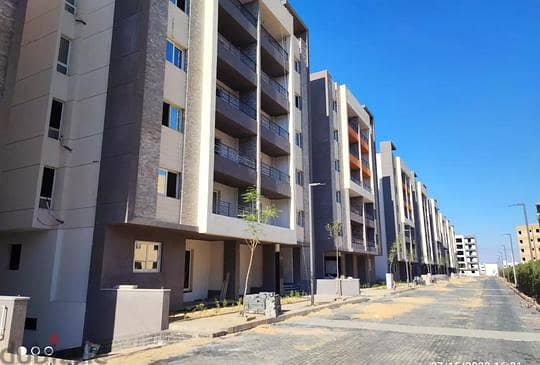 Bahri apartment without immediate receipt, fully finished, in the most prestigious “Rock Eden” compound, Hadayek October 9