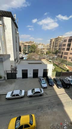 شقه بمصر الجديده 260 متر بسعر لقطه و فيو شارع الثوره و المرغيني 0