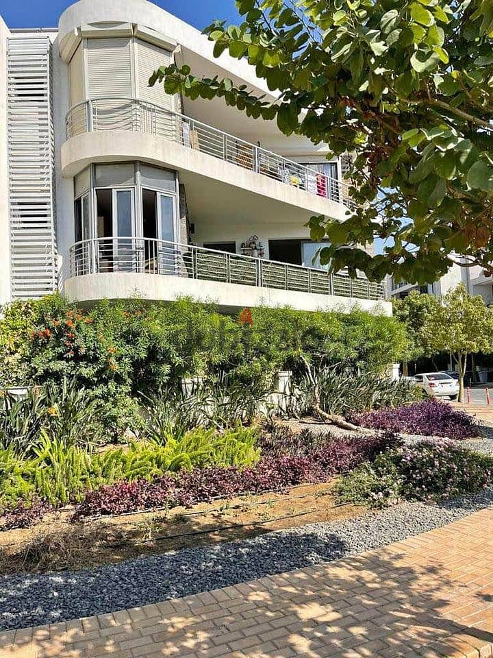 164 m ground in Garden in Nasr City apartment Steps including Crown City in front of Cairo Airport at the entrance to the gathering      Apartment for 4