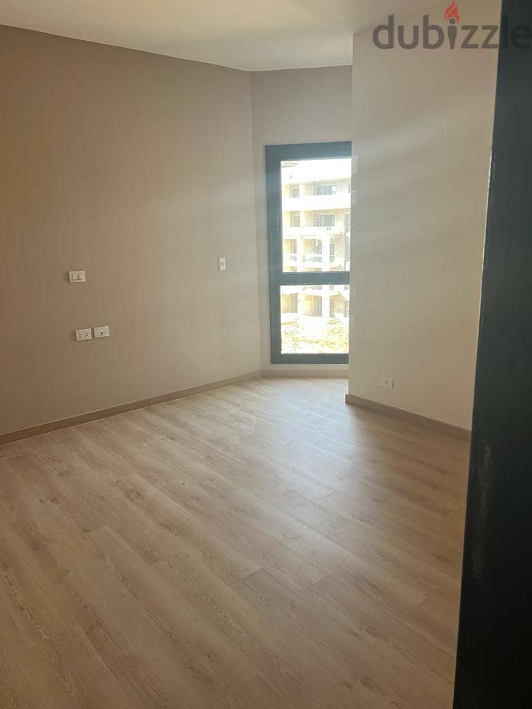 apartment 140 m fully finished ready to move , the address east new cairo 5