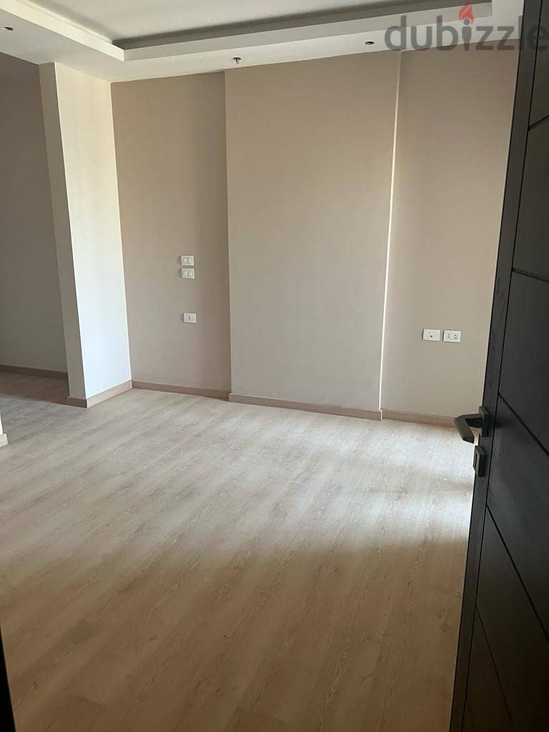 apartment 140 m fully finished ready to move , the address east new cairo 6