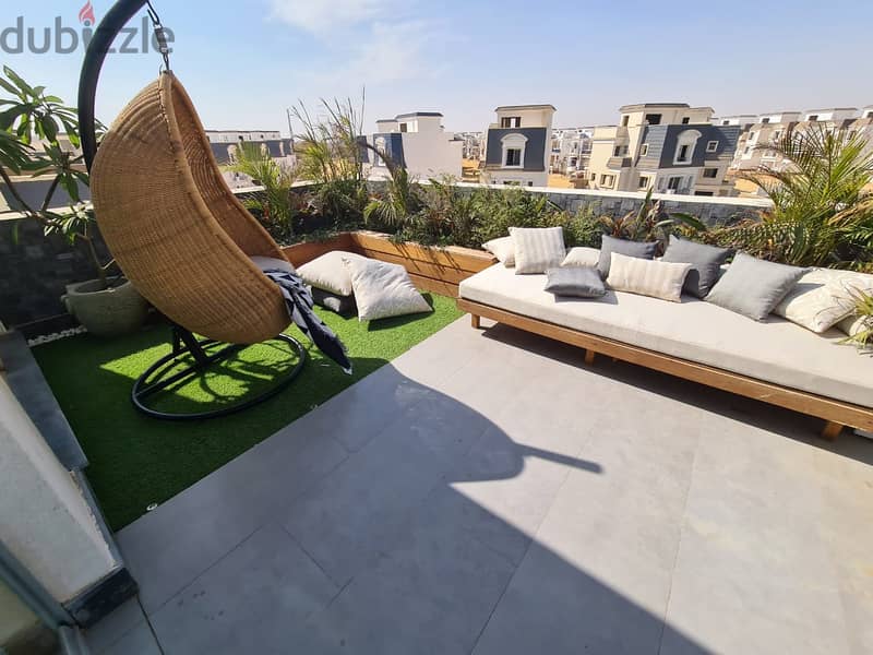 For sale, a fantastic roof view villa, close receipt, next to the Mall of Arabia, in Mountain View, iCity October, directly on the Boulevard axis. 0