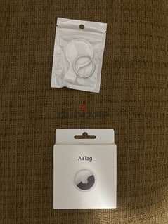 Apple Airtag and cover 0