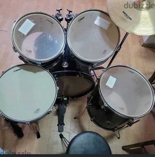 DRUMS German SONOR drums in very a good condition. 3