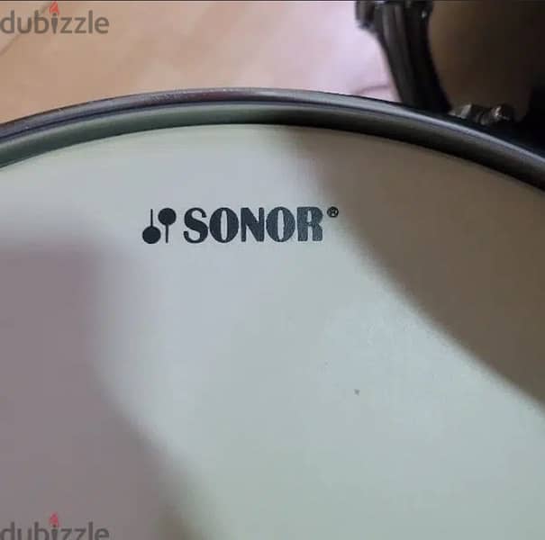 DRUMS German SONOR drums in very a good condition. 5