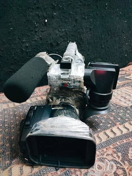 متاح لبيع اتنين كاميرا سوني 1500 hd حاله كويس جدا 3