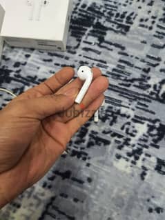 Apple Airpods 2 like new