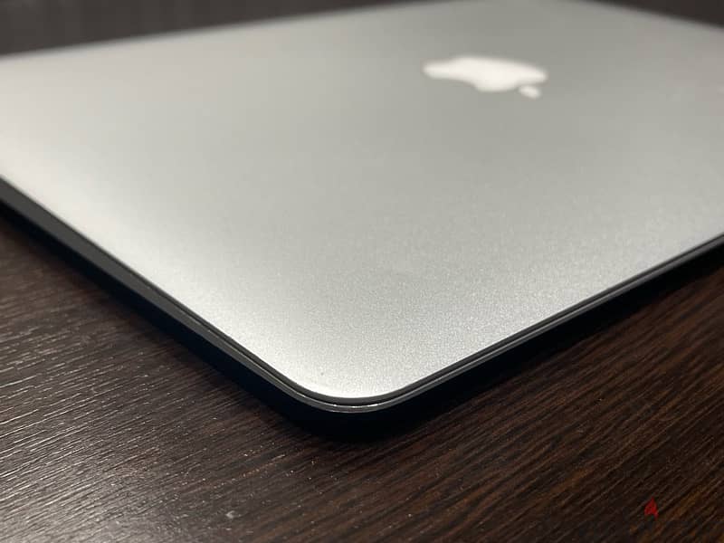MacBook Air (13-inch, Ram 8GB, Core i5, SSD 128G, VGA 1.5GB,2017) 5