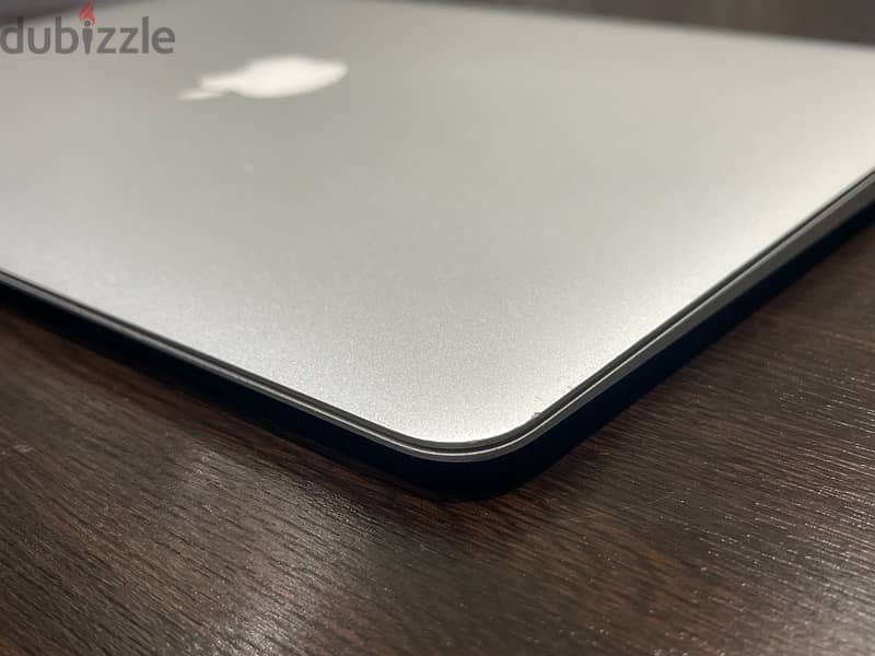 MacBook Air (13-inch, Ram 8GB, Core i5, SSD 128G, VGA 1.5GB,2017) 6