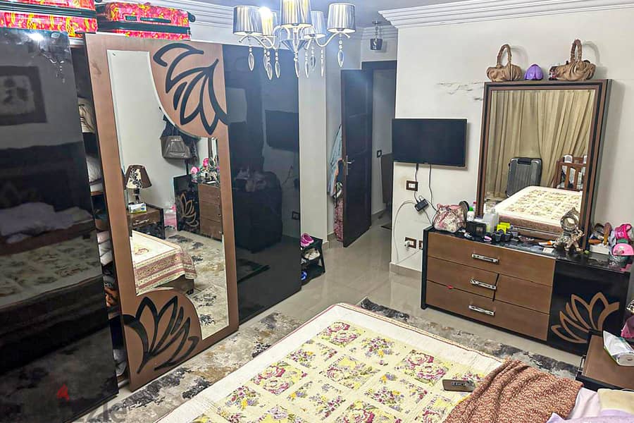 شقة ايجار في سيدي بشر في عمارة براند- 128 متر  شارع رئيسي إيجار سنوي 8