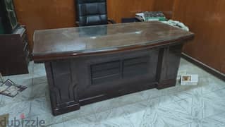 wooden GM desk (170 CM) مكتب مدير خشبي في حاله ممتازه (170 سم)