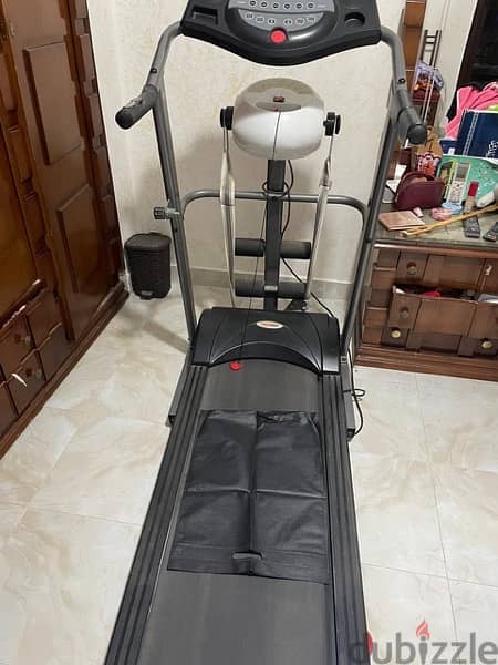 Treadmill Vega Max 3000 - Like New 4