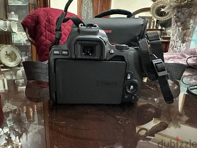 Canon EOS 250D DSLR Camera, 24.1MP, 18-55mm Lens Kit 1
