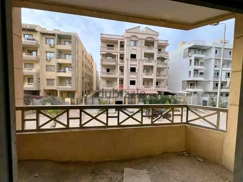 Apartment for sale at a special price, immediate receipt, area of ​​156 square meters, first floor, very special location in North Lotus, New Cairo 1