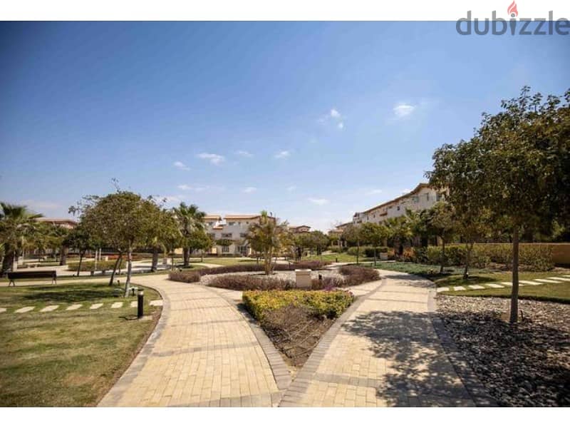 town house in hyde park land 243 m 5th settlement downpayment and instalment استلام فورى 1