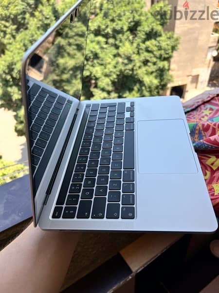 Apple MacBook Pro M1 -512gb-13 inch-super perfect condition 11