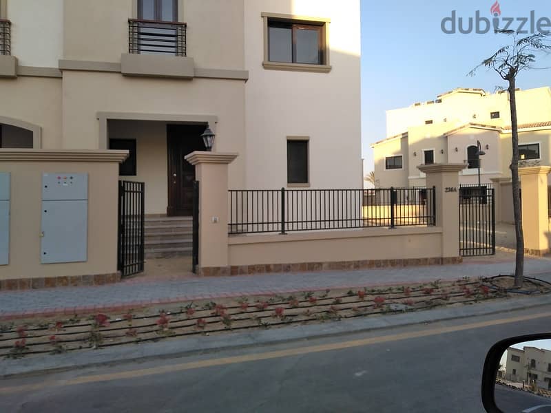 Standalone Villa 305 m Fully Finished with Prime Location for rent at Uptown Cairo 10