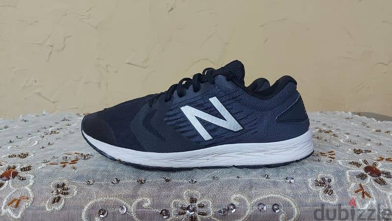 New balance shoes for men size 44 used very good original 1