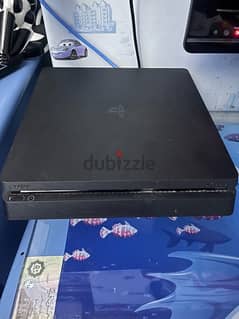 ps4 1tb with two controllers and6cd with the Box 0