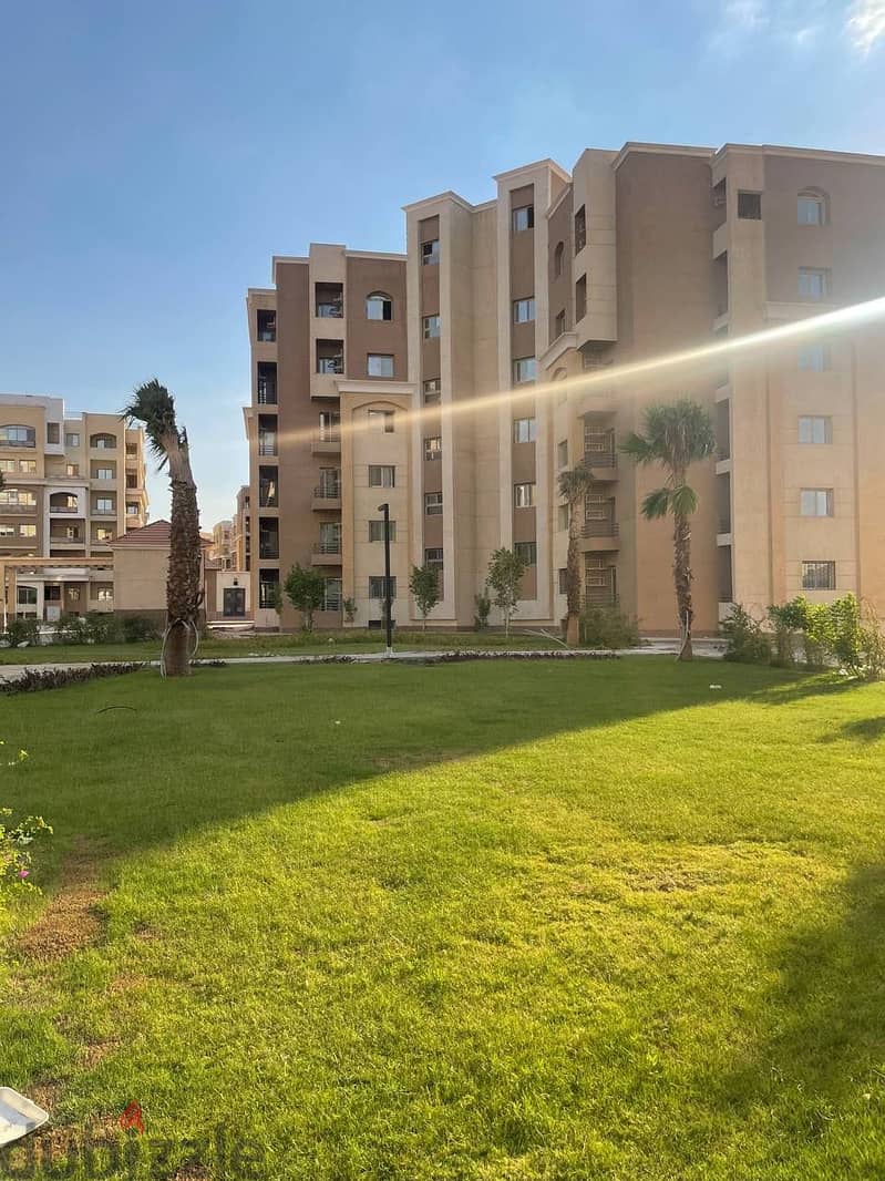 Apartment for sale immediate delivery semi-furnished with kitchen and air conditioners Resale Al Maqsad New Capital Prime location close to services 3