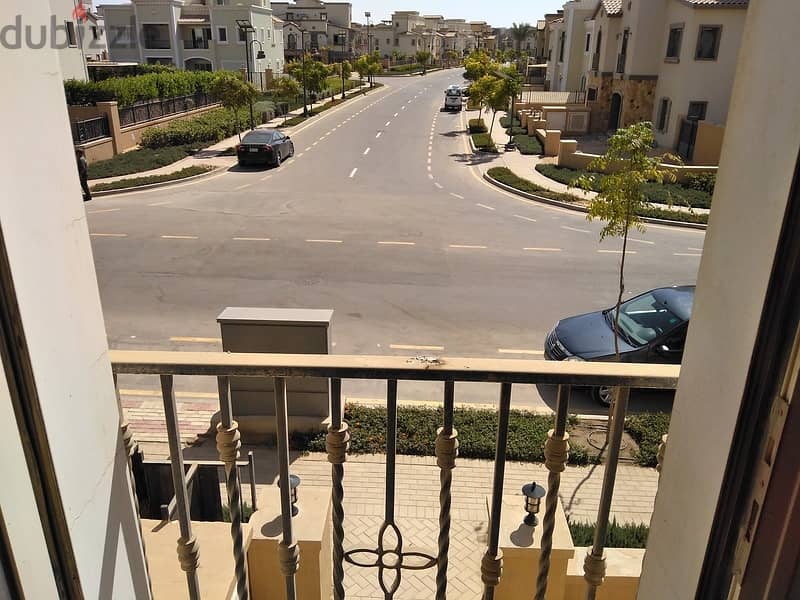 For rent Twinhouse  310m fully finished in Mivida | New Cairo 4