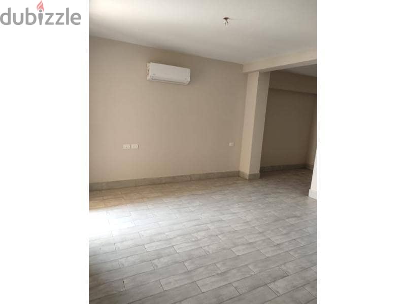 Apartment for rent in Azad Kitchen & Acs 3bedrooms 10