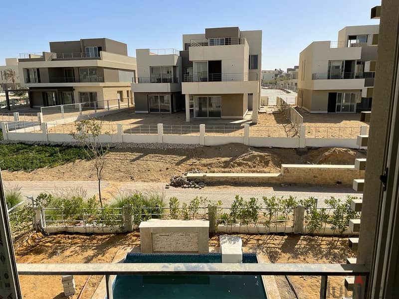 The lowest down payment is available for a townhouse in Palm Hills, New Cairo, with installments 6