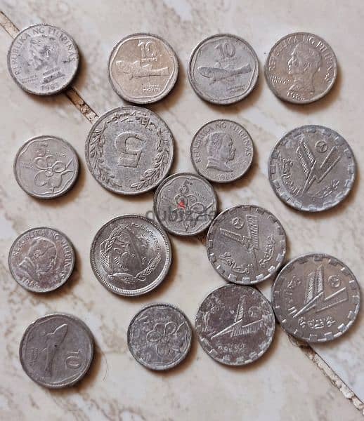 مجموعة كبيره من العملات القديمه 10