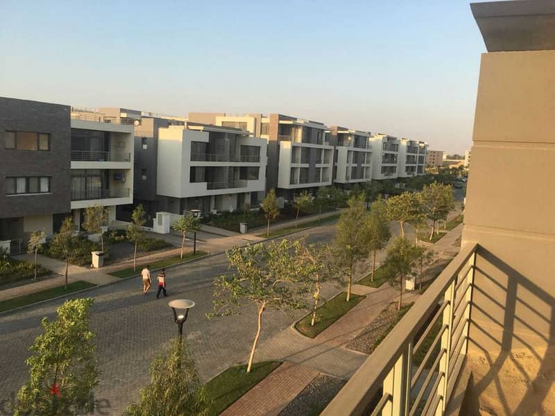 Duplex apartment for sale, 226 meters, Taj City Compound, New Cairo, on Suez Road, in front of Cairo International Airport, installments, 37% discount 15