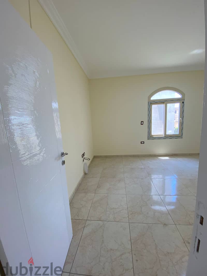 An apartment for rent, suitable as an administrative one, in Sheikh Zayed, the Seventh 1