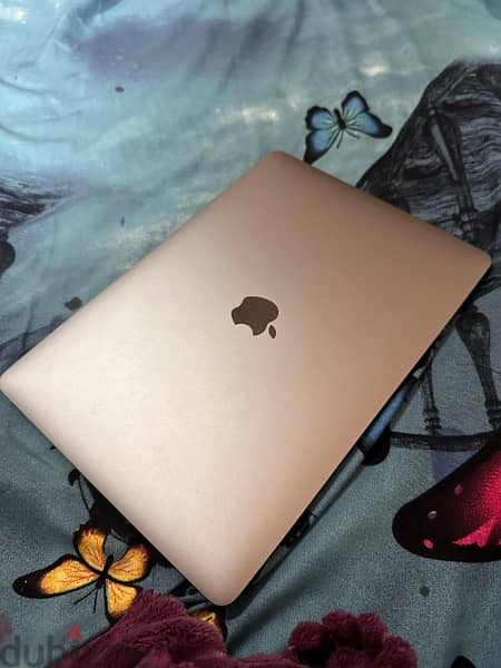 MacBook pro m1 13 inch 512 ssd 8 ram 3