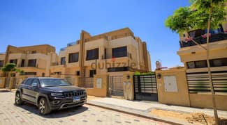 Own a Luxury villa in Taj city New Cairo with attractive price  بالسعر القديم فيلا للبيع في تاج سيتي برايم لوكيشن 0