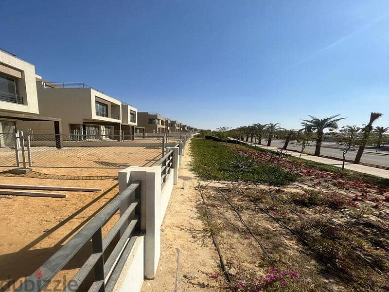 Twinhouse 300m with landscape view for sale ready to move in Palm Hills 2
