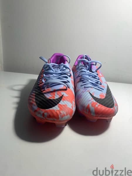 CR7 FOOTBALL BOOTS ONLY USED 3 TIMES size 42 3