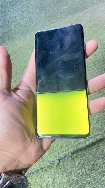 samsung s10 for sale with proken screen 2