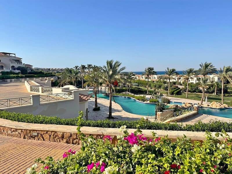 down payment of 950,000 chalets for sale in La Vista Ain Sokhna - a very distinctive panoramic view - : ground floor + private gar 8