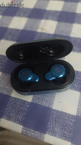 T280 TWS Pro earbuds 3