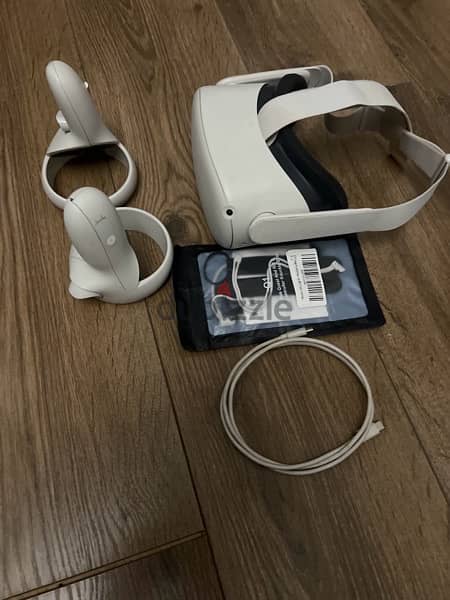 Oculus quest 2 with case and accessories 2