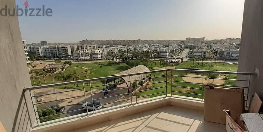 Ground floor with private garden, 219 sqm, for sale in a prime location in the First Settlement 7