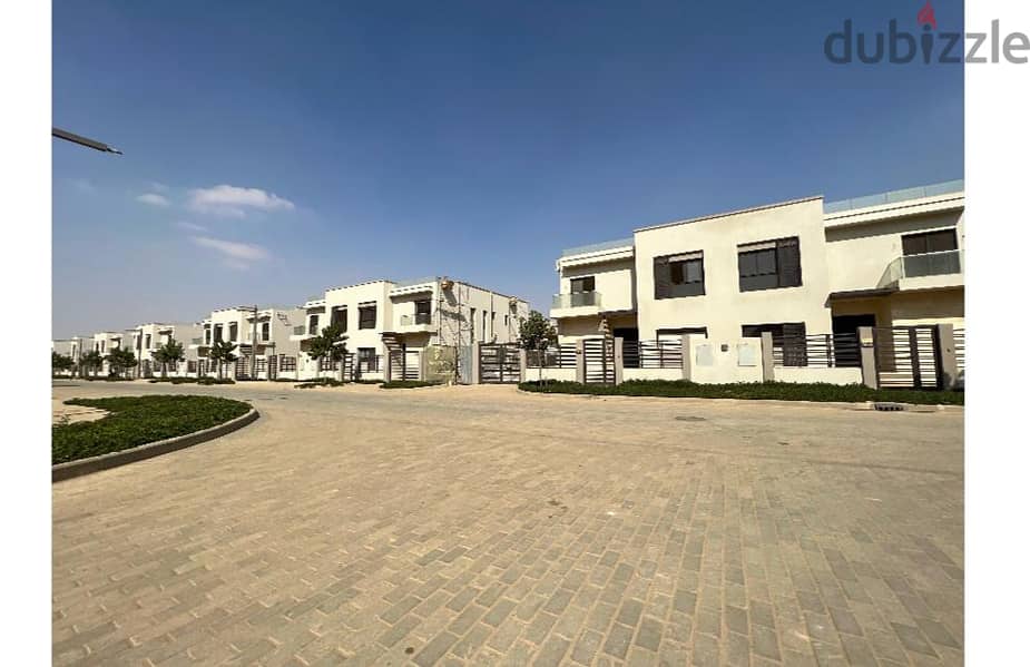 شقة للبيع غرفتين  121متر+80 متر متشطبه بمقدم 30% في كموند ادريس ايست القاهره الجديده ADDRESS EAST NEW CAIRO 3